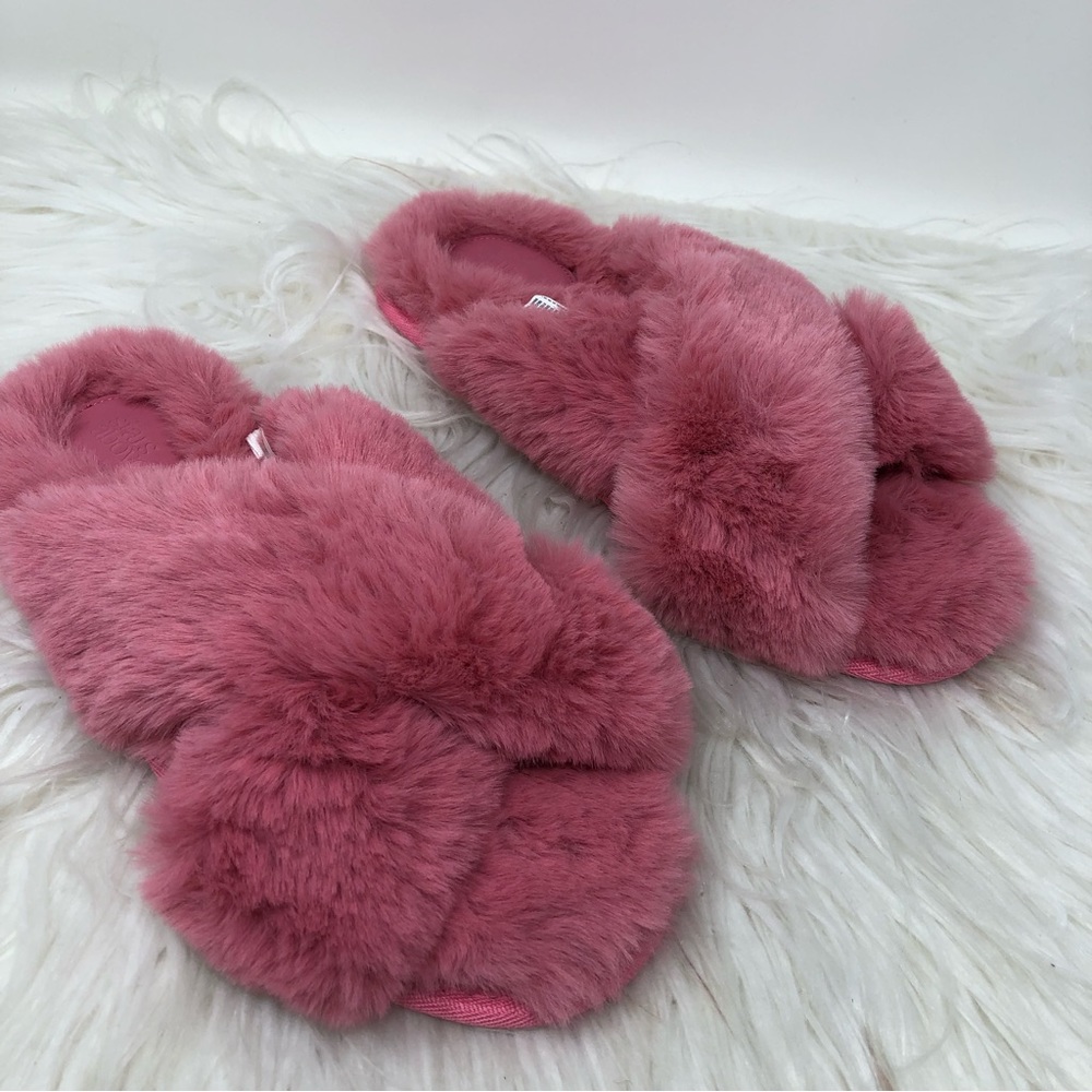 Cat & Jack youth fuzzy slippers slides